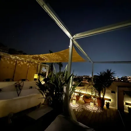 Apartment Outdoor Bathtub! 360 Rooftop With Chill Out And Amazing Views!